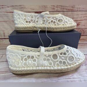 Women's Celia Floral Lace Mary Jane Espadrille Flat with Memory Foam - Size 8
